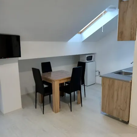 Apartment Emarooms *